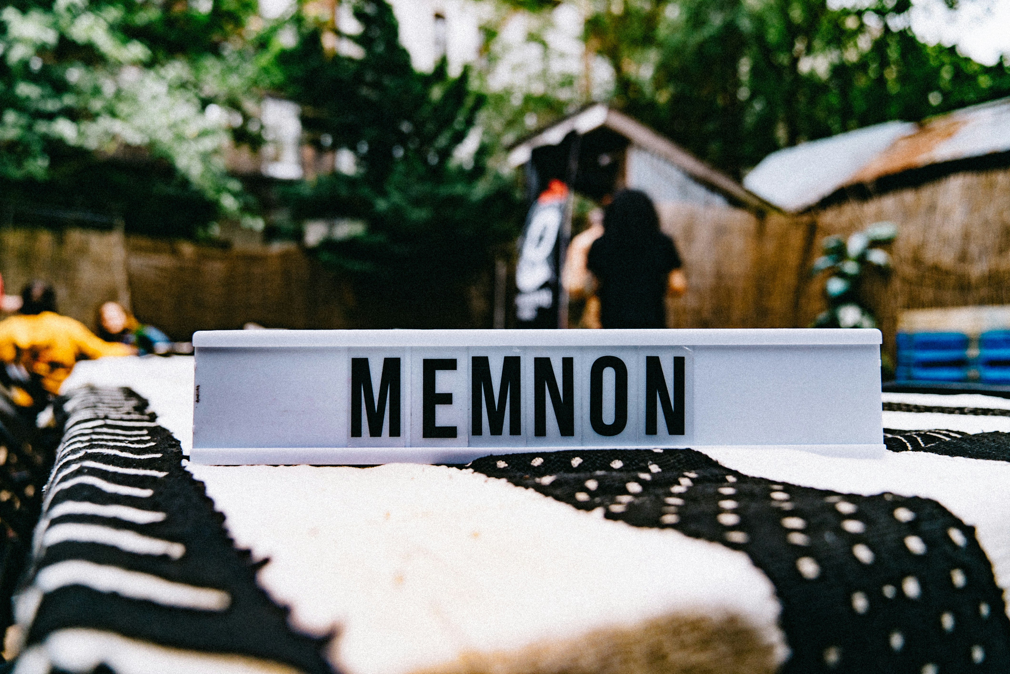 Memnon lettering