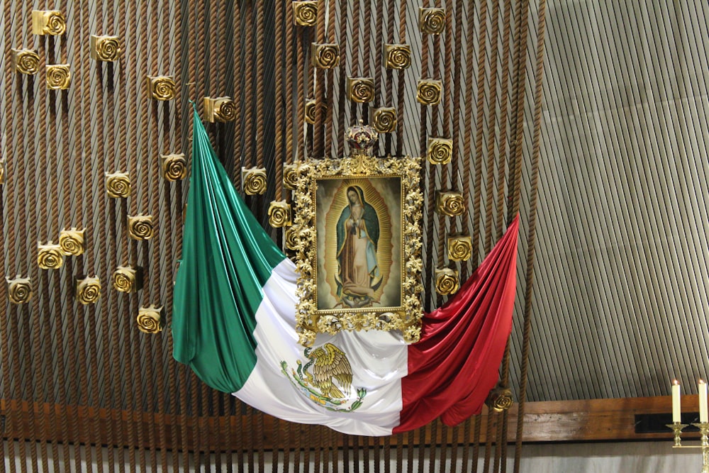 Bandera blanca, verde y roja