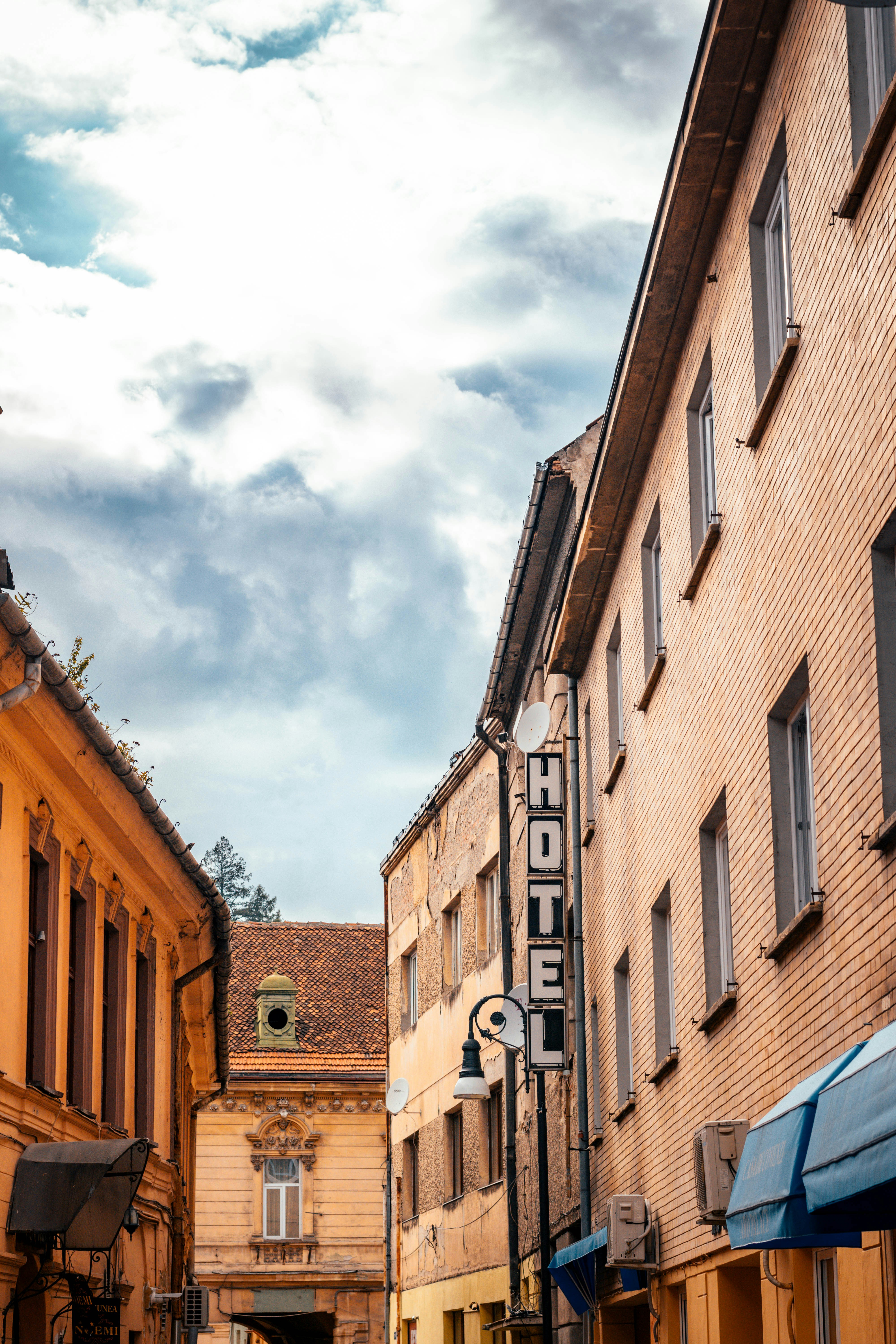 Photo by sebastiandumitru