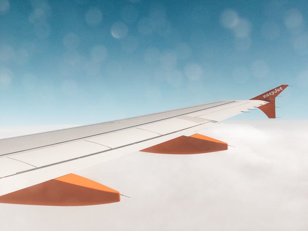 airplane wing