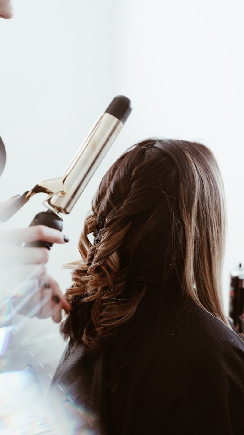 Style Your Hair Anywhere With 5 Best Cordless Hair Curler