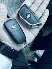 Low price car locksmith 215 car keys