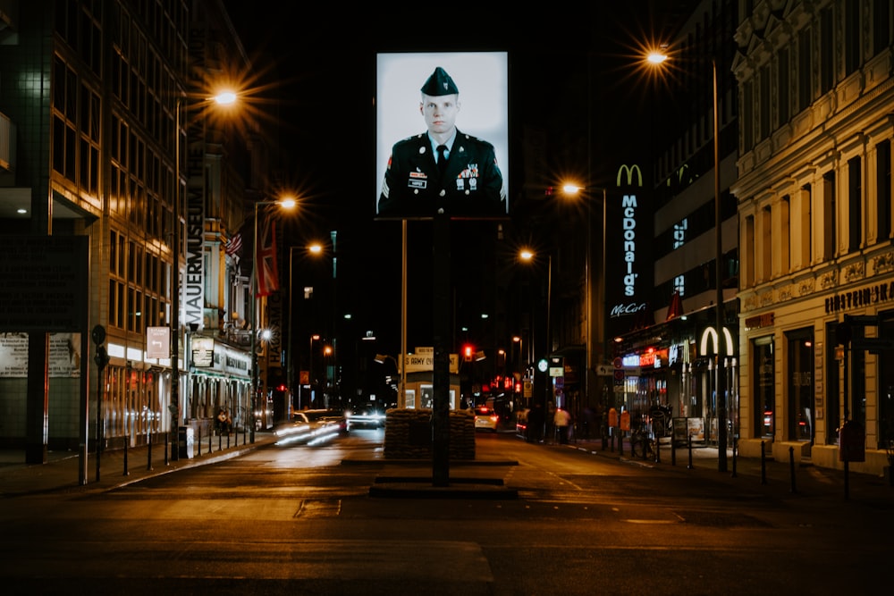 lampadaires pendant la nuit