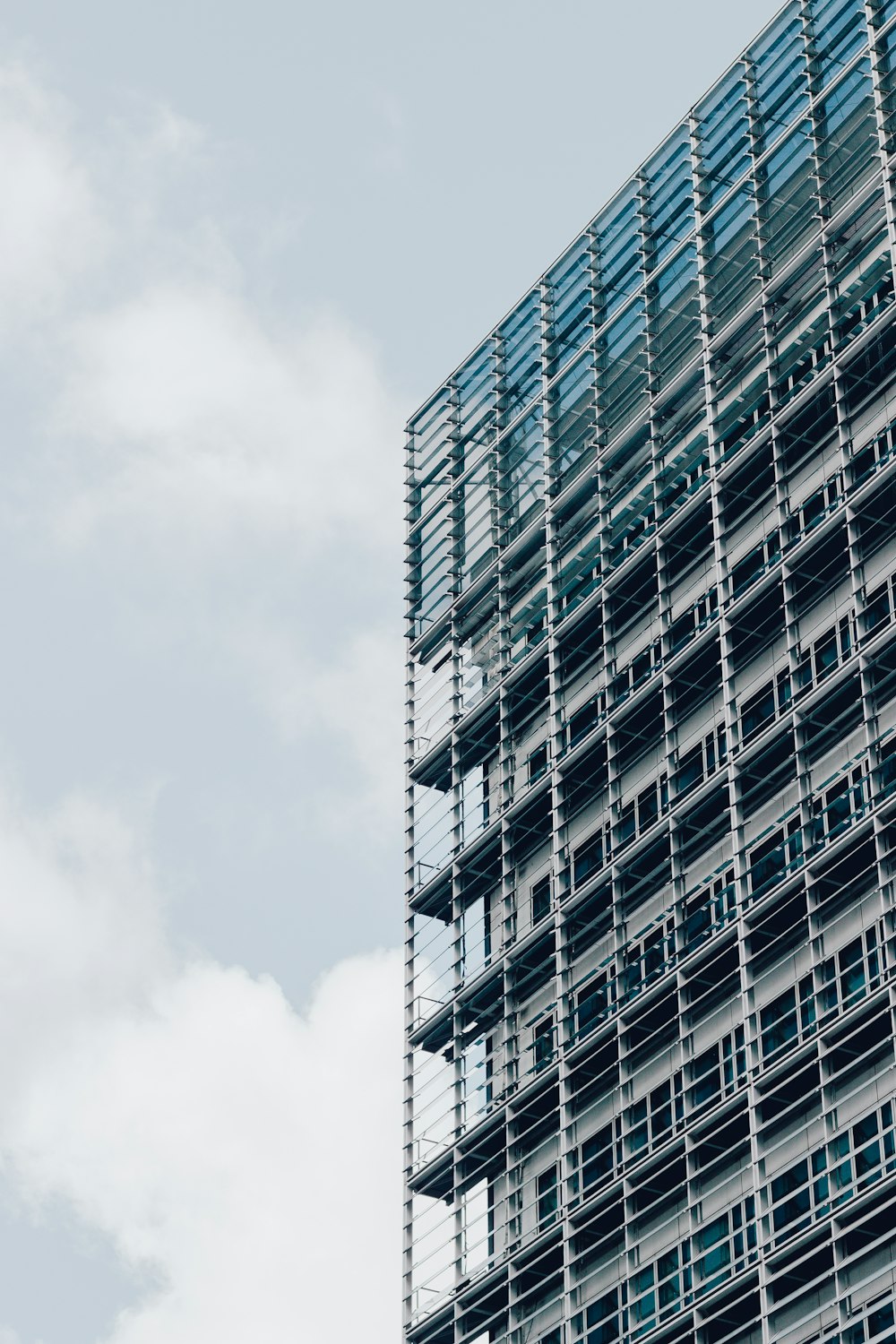 high rise building during daytime