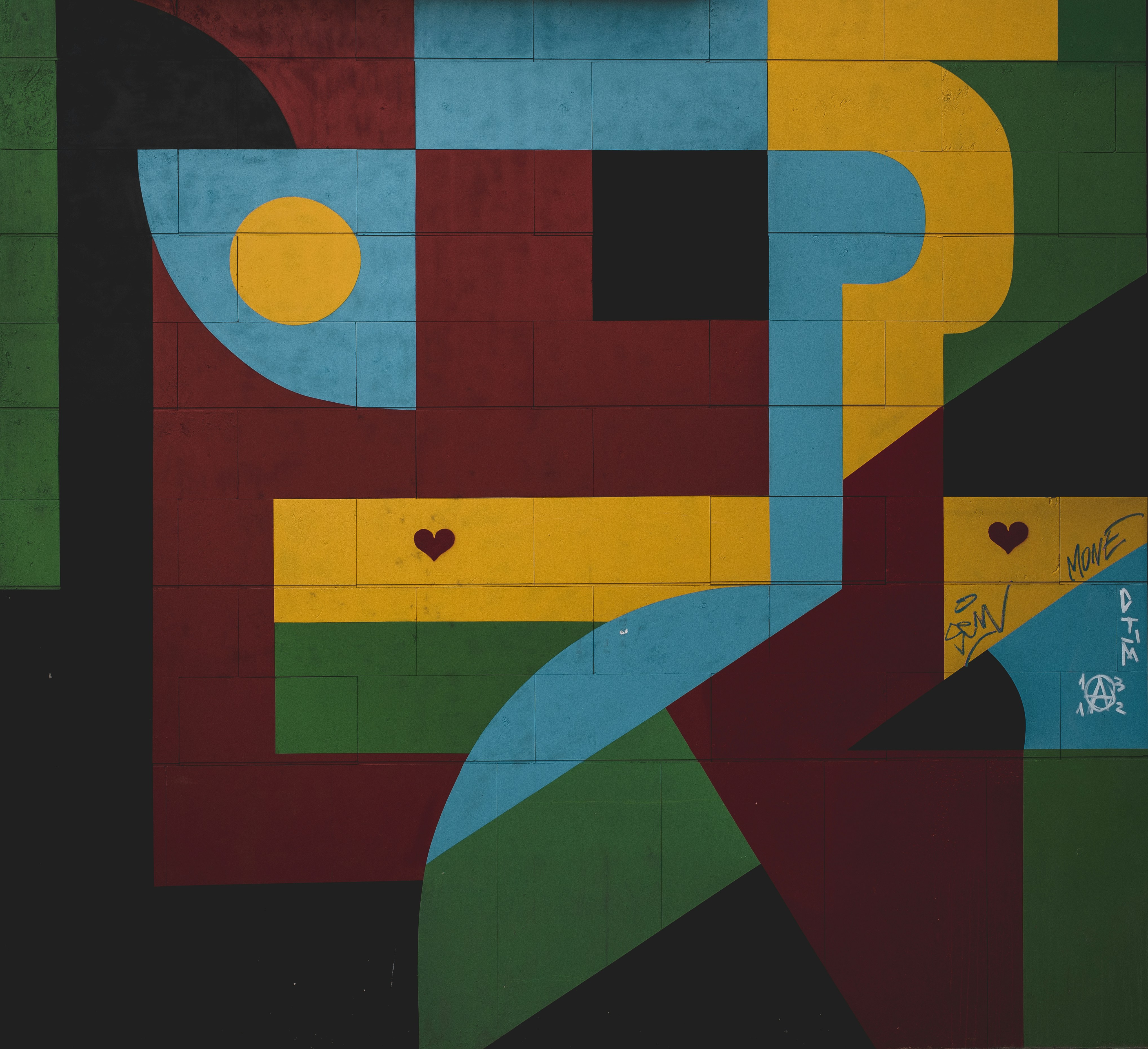 זהות חבולה - על הזדהות עם התוקפן והשלכותיה / מנשה כהן