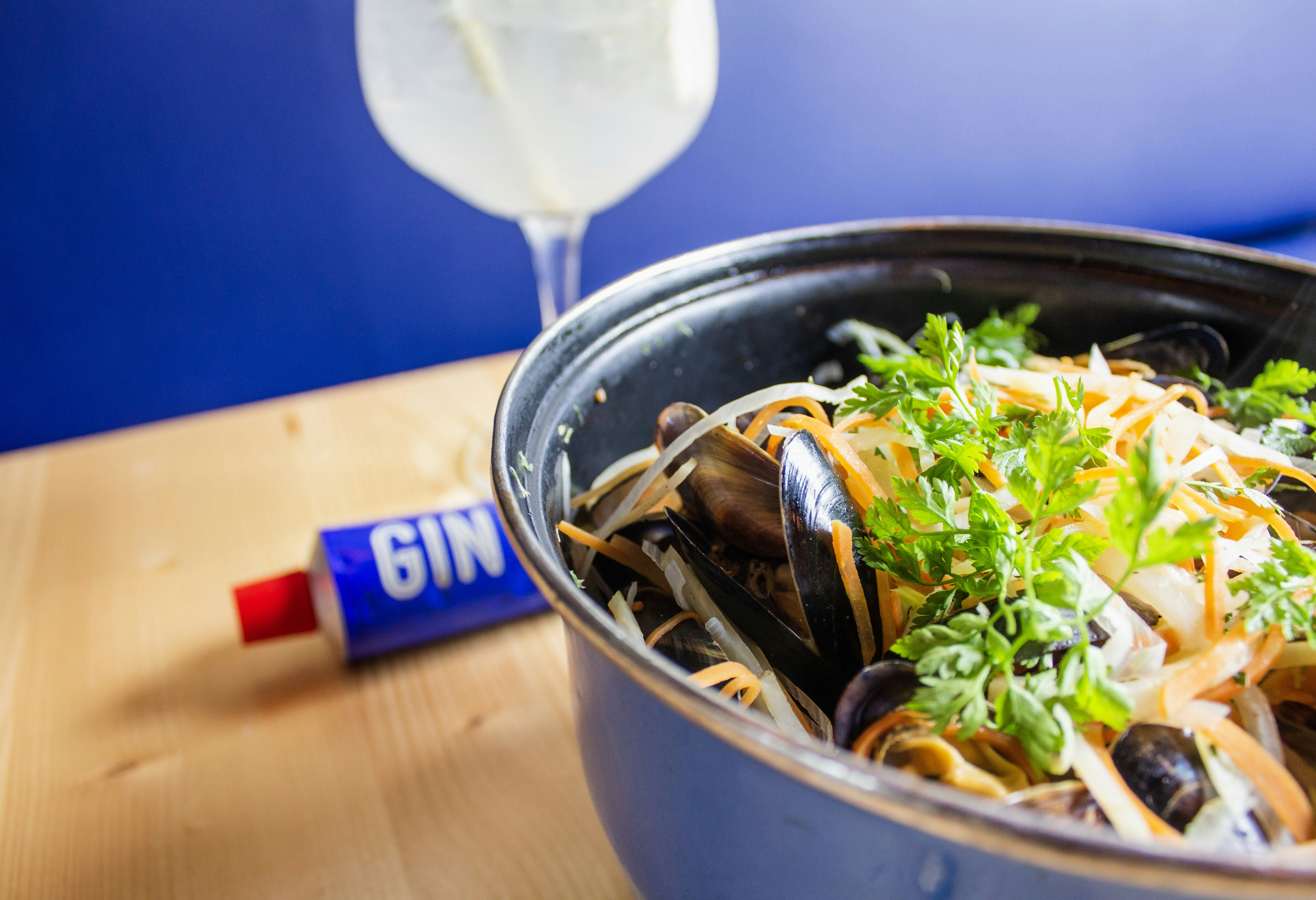 cooked mussels with vegetables, 