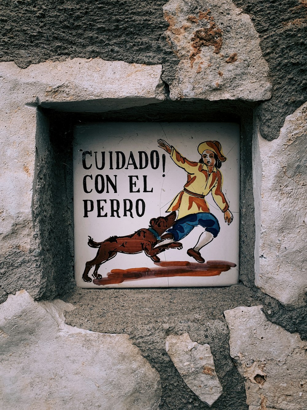 Cuidado Con El Perro wall sign