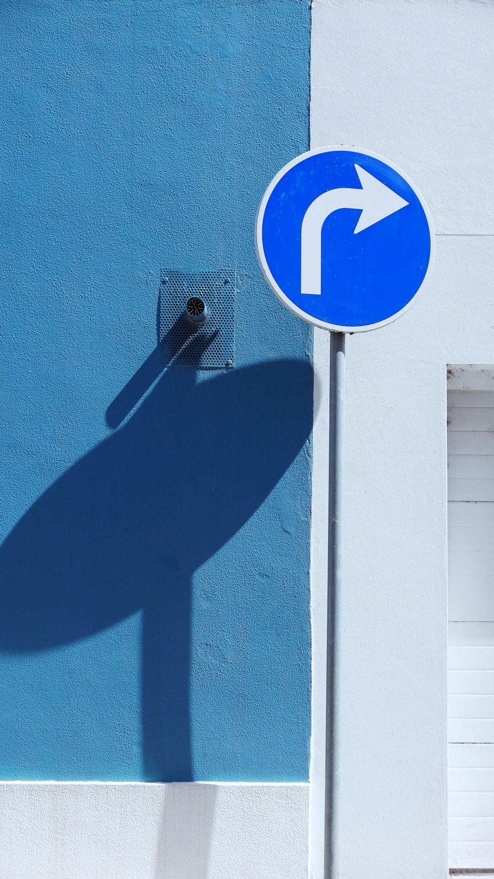 right turn road signage