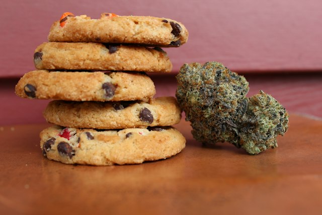 Plate of baked cookies