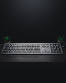 gray wireless computer keyboard