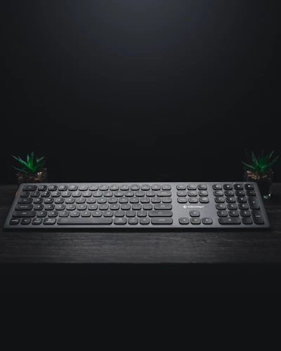 Full RGB keyboard with wrist rest