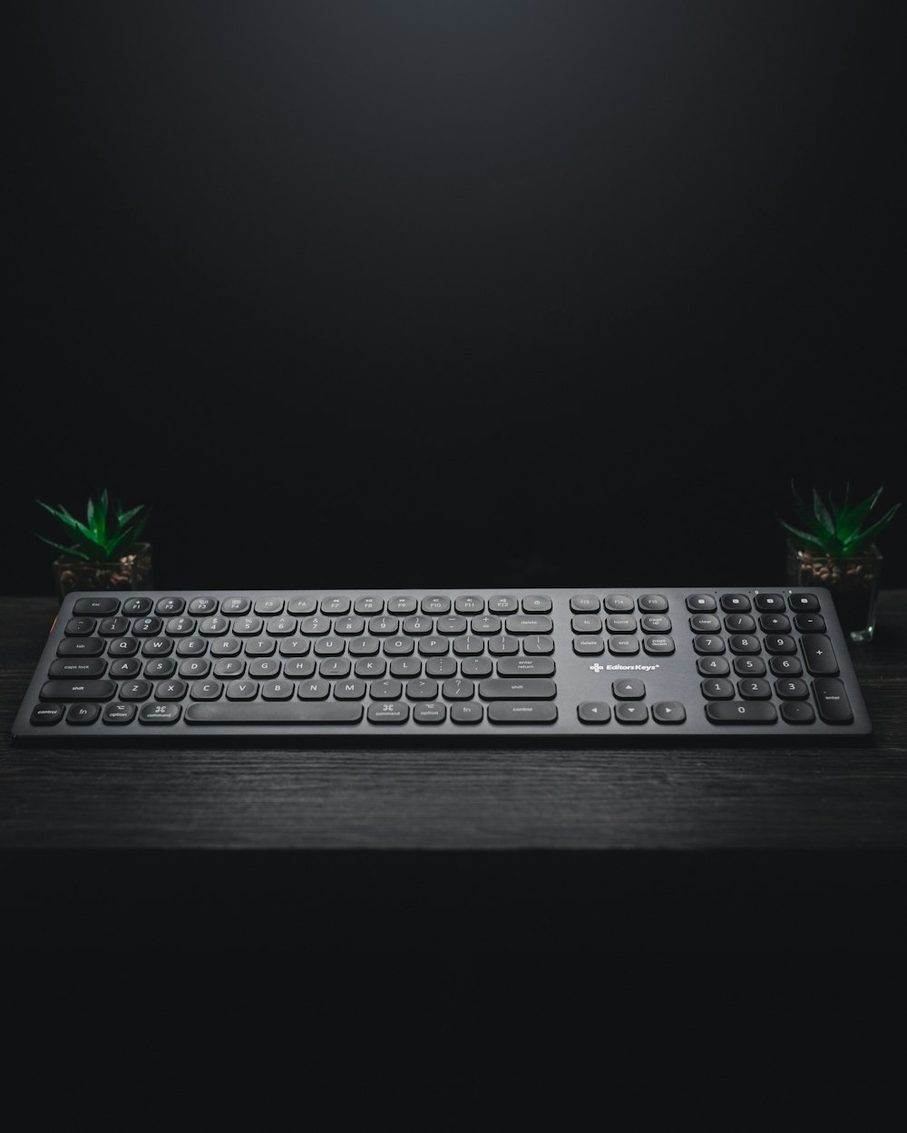 teclado de computadora inalámbrico gris