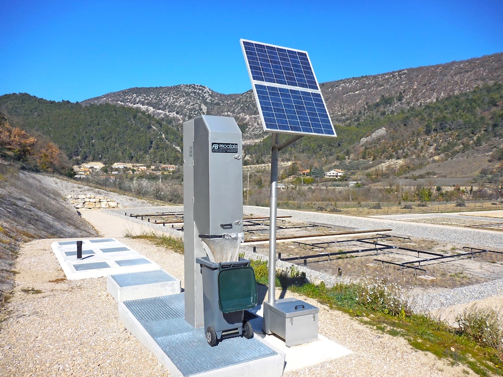 blue and gray solar panel