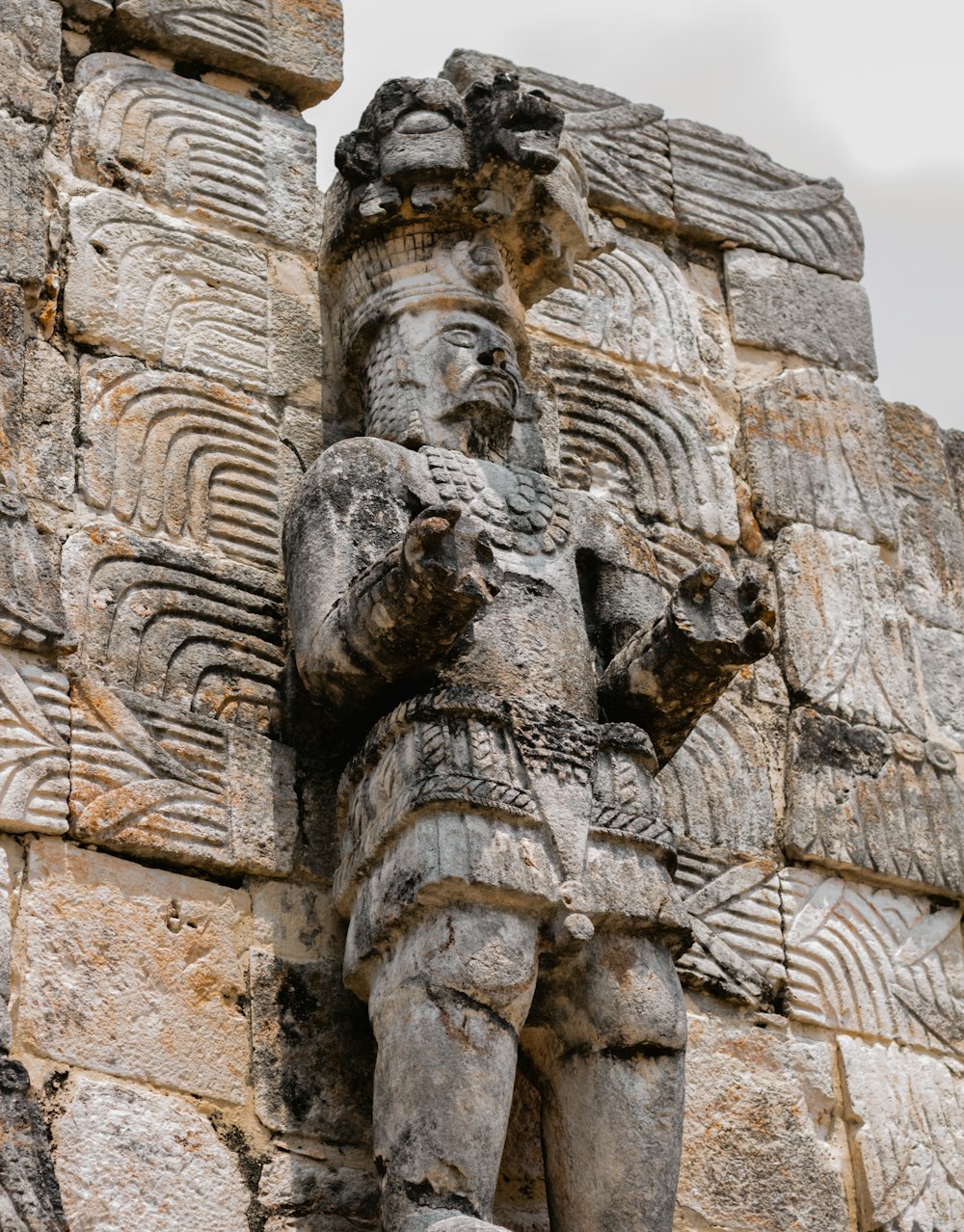 estátua do homem