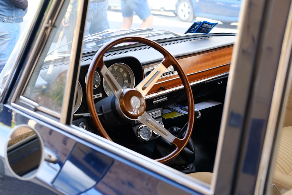 brown and gray steering wheel