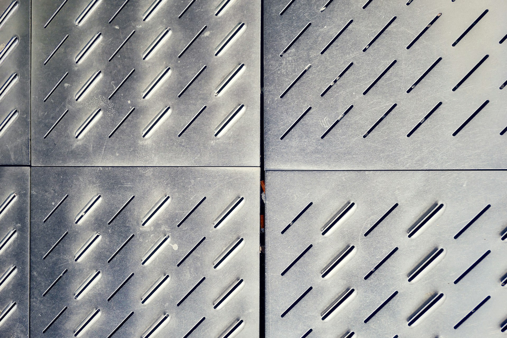 gray metal machine