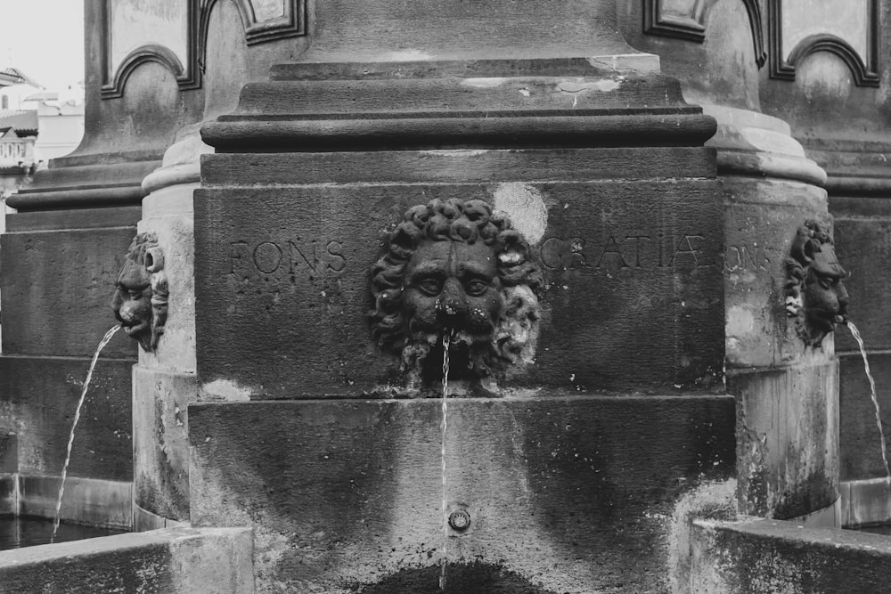 lion head fountain