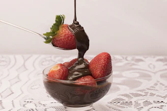 Fresas con sirope de chocolate sin azúcar - Free Food Fitness Piñas