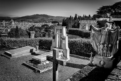 Memorial statue