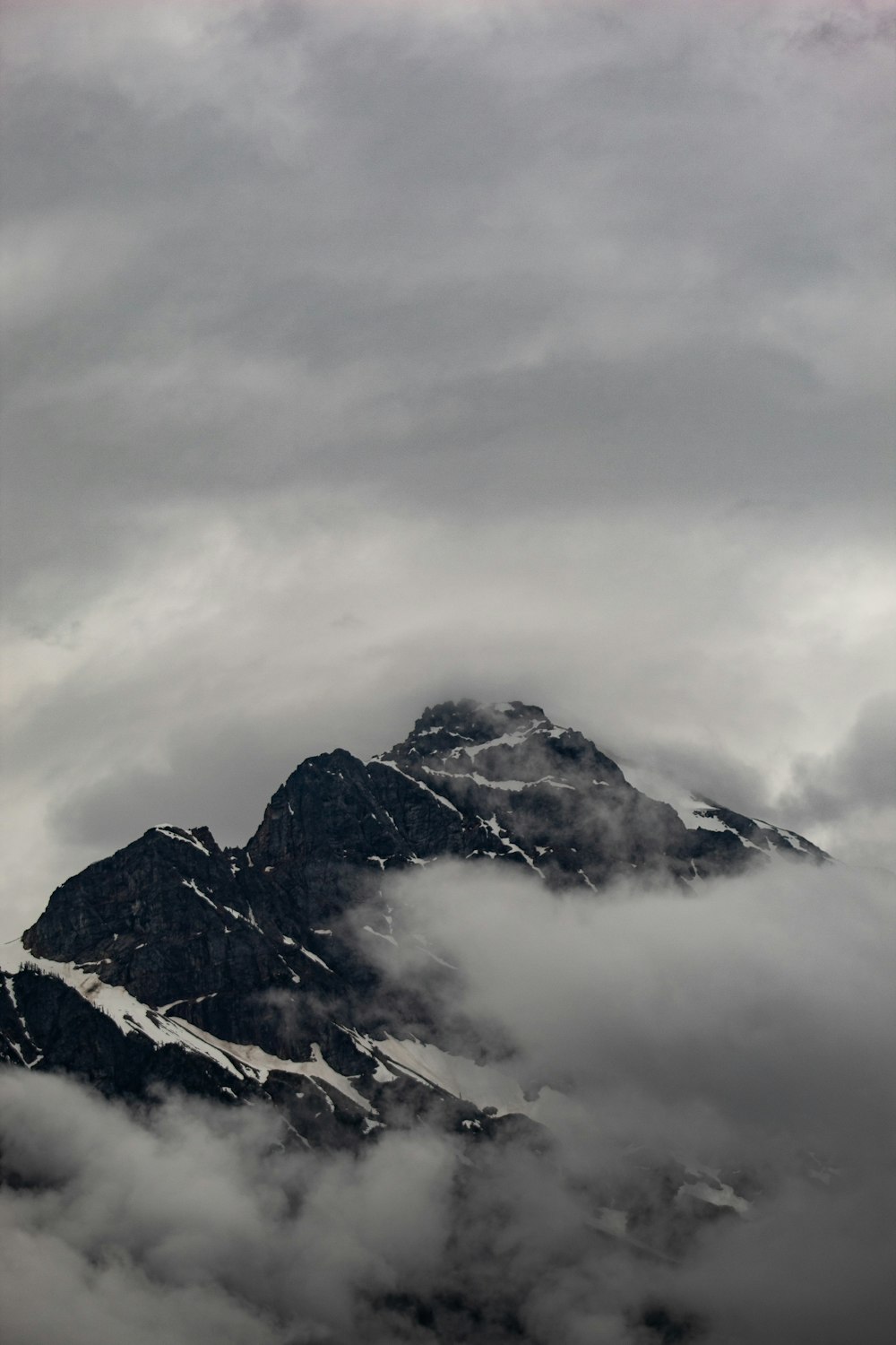 mountain at daytime