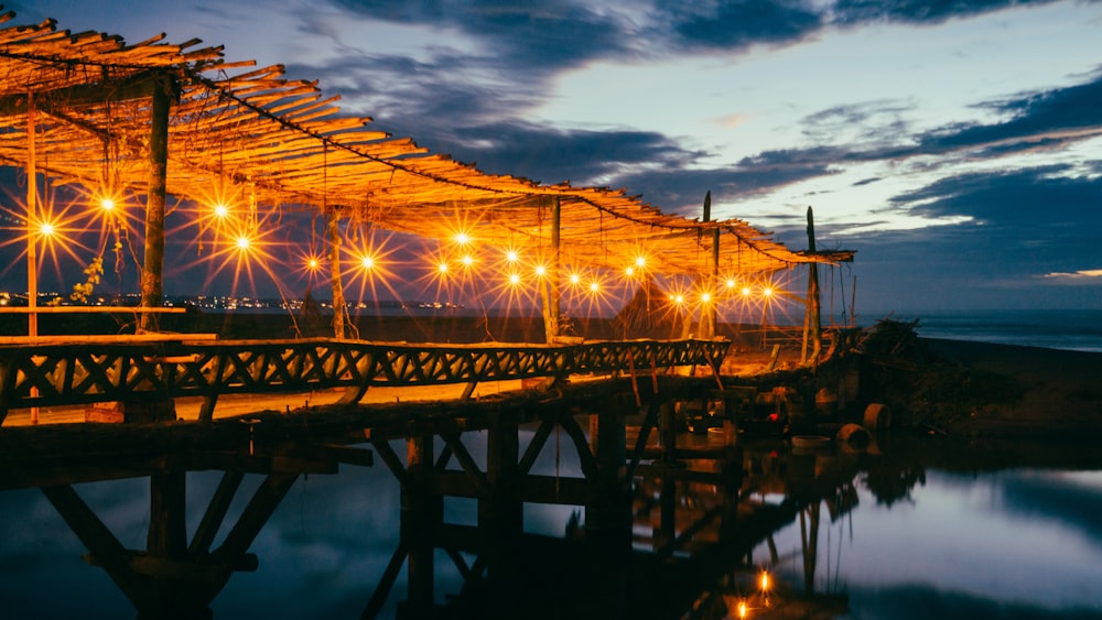 During light. Ульяновск мост закат. Структура красивое фото.