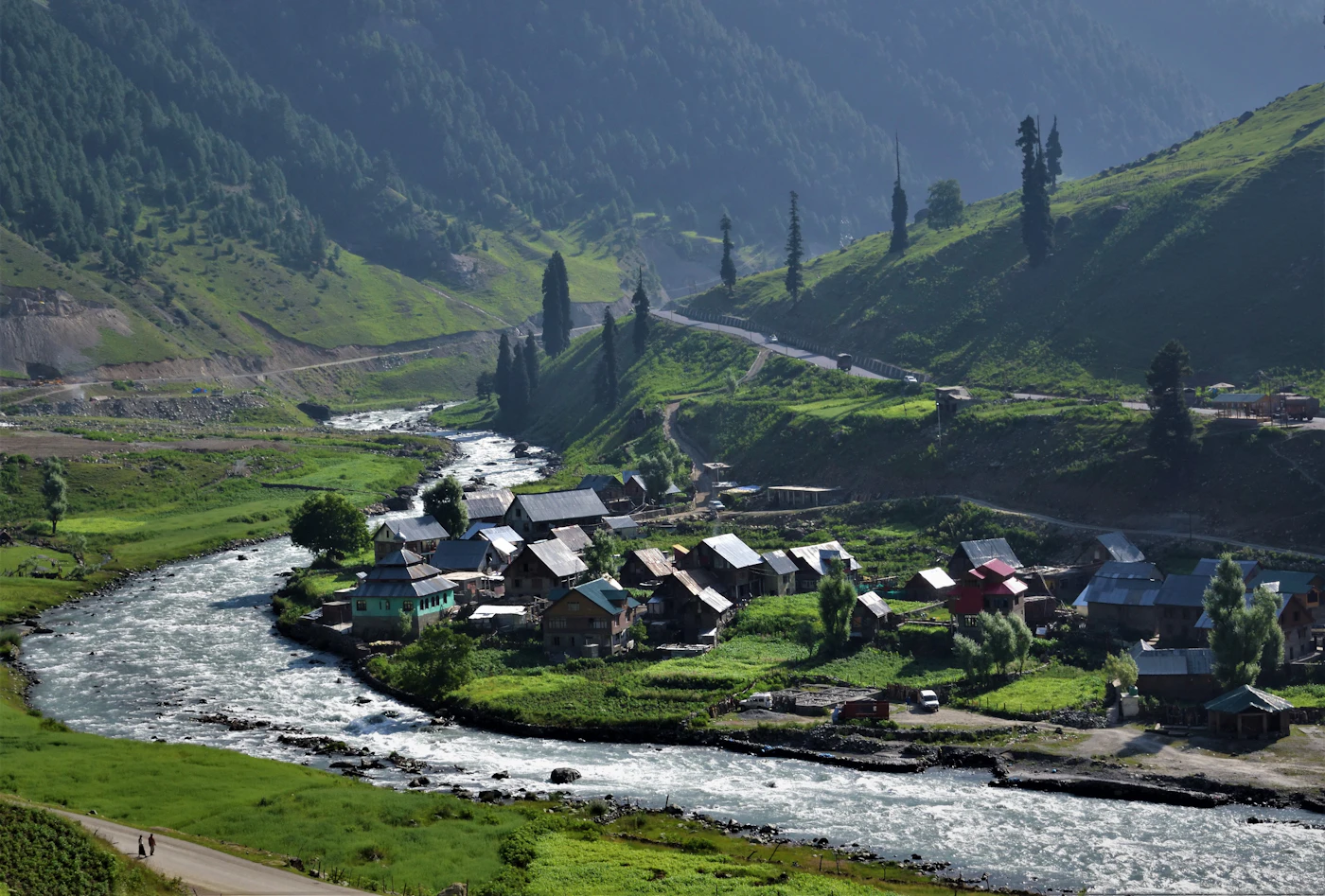 Client group enjoying a Kashmir countryside journey