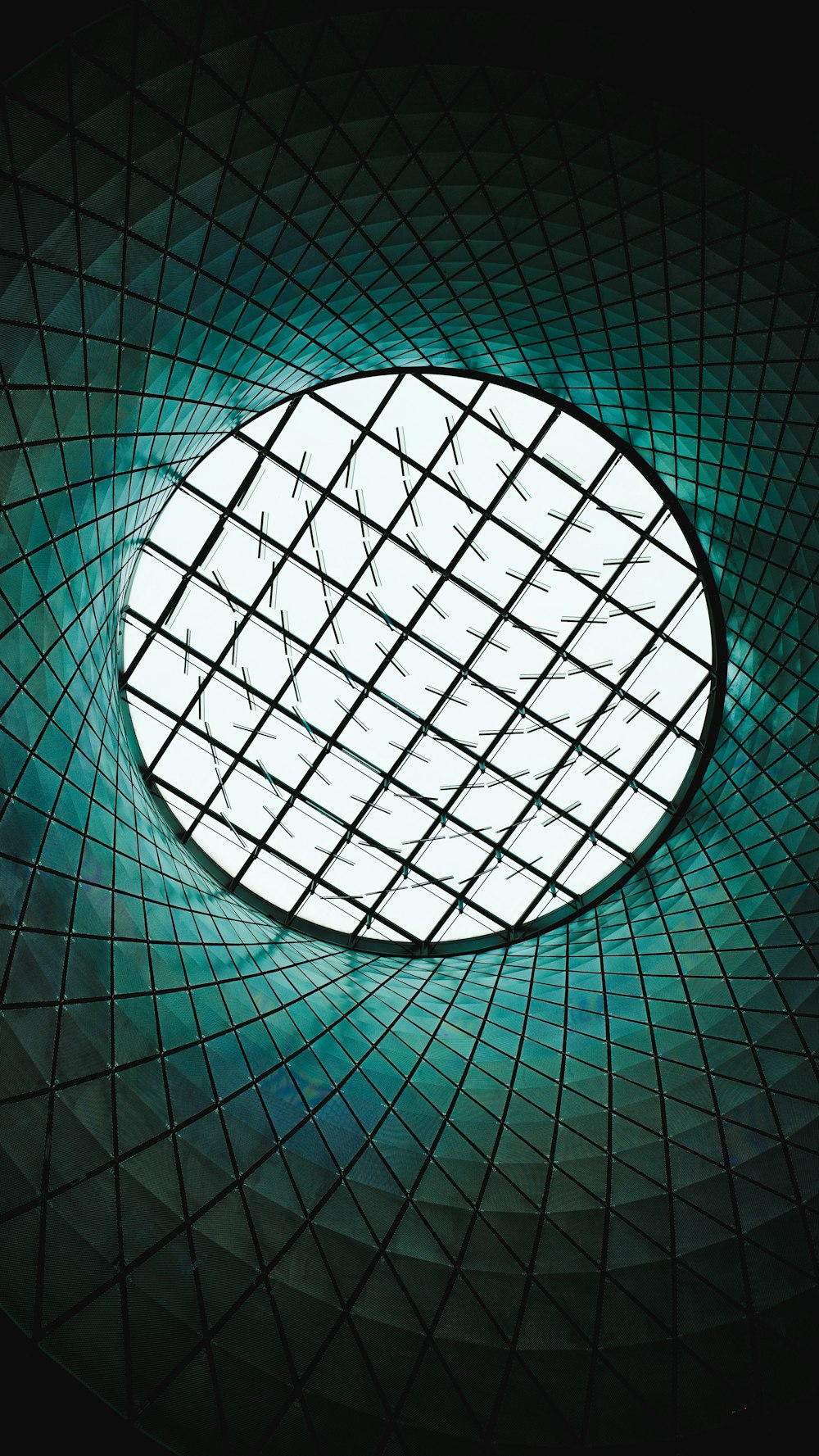 interior do edifício de vidro verde