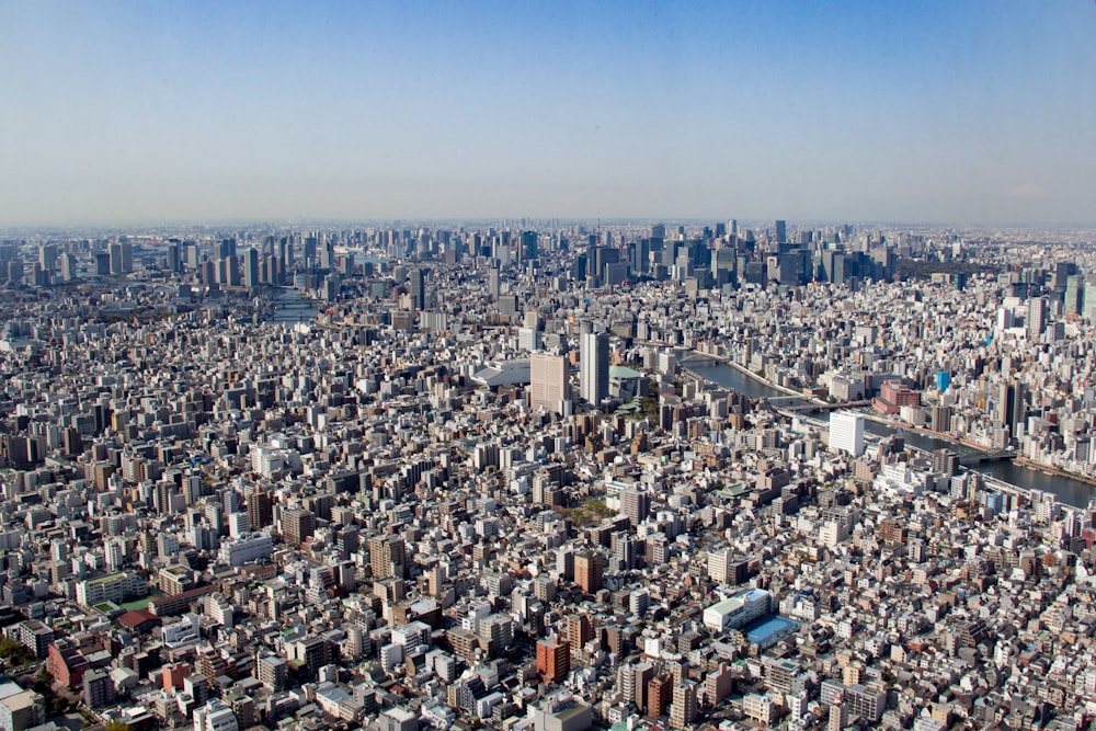 Vista aérea da paisagem urbana durante o dia