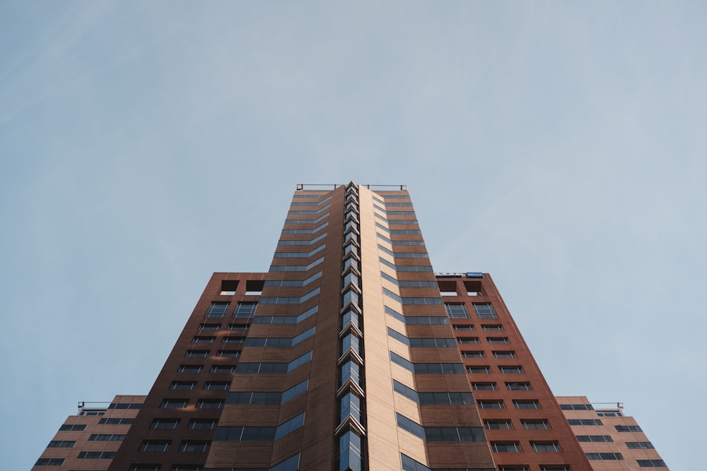 brown high-rise building