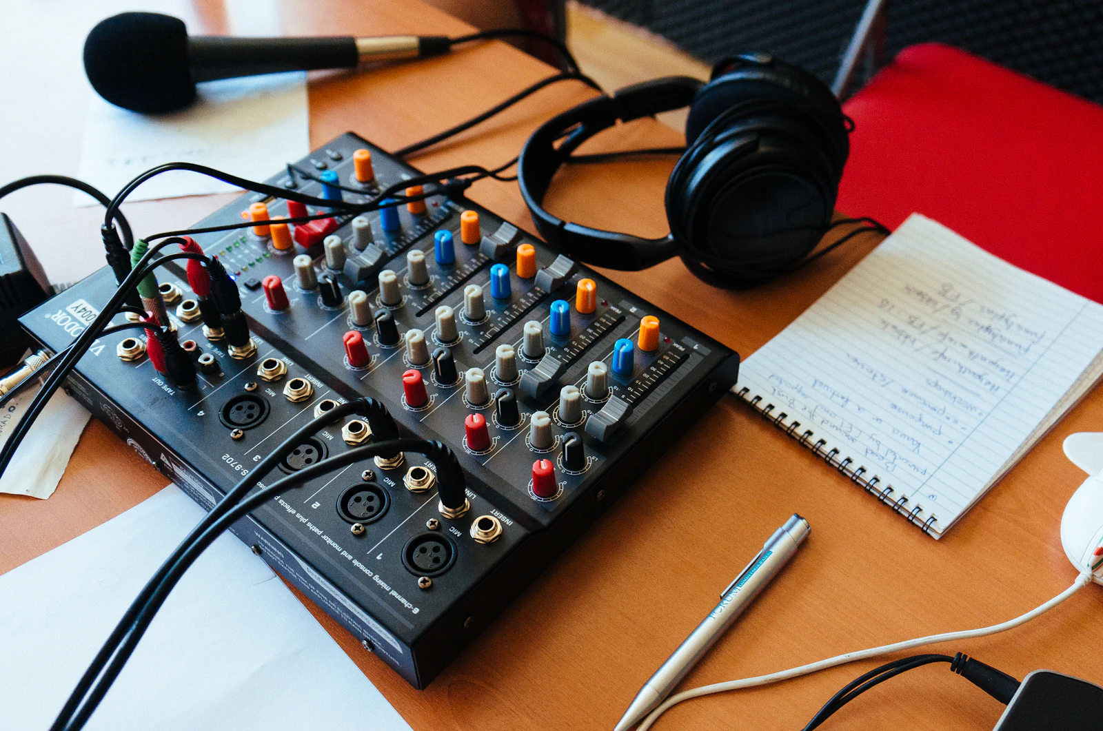 Audio waveform video vs AI audio-to-video comparison in 2026