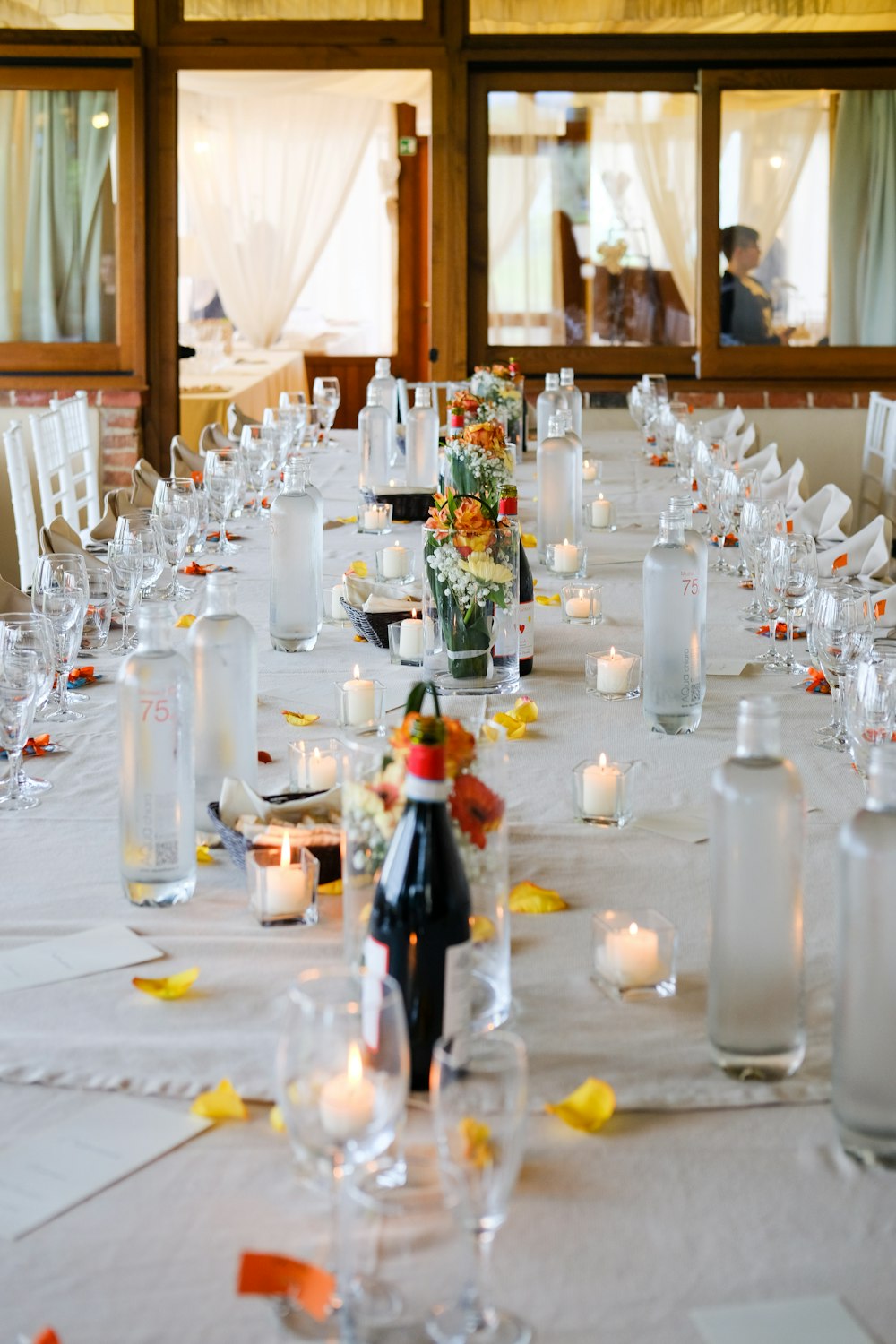 close-up photography of table setting