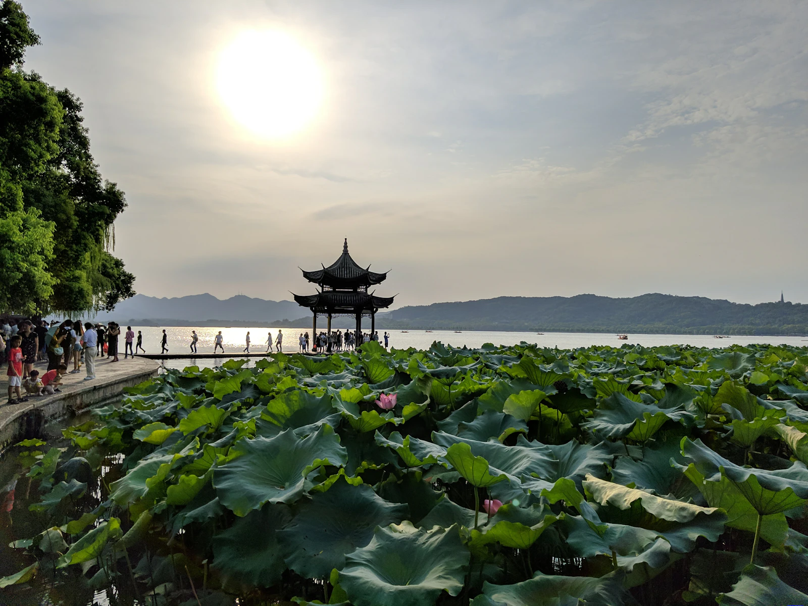 Mandarin Oriental, Hangzhou Rises Beside West Lake for a 2027 Opening