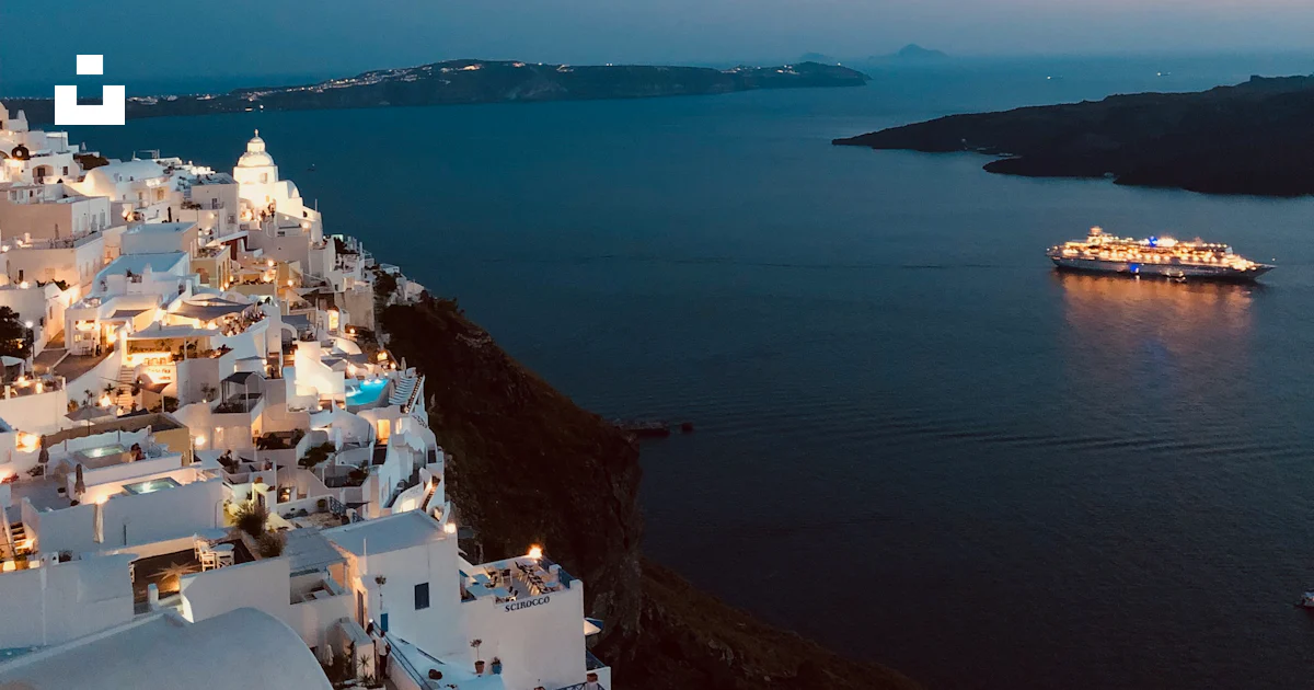 夜の時間の間にギリシャ サントリーニ島の写真 Unsplashで見つける青いの無料写真 夜の時間の間にギリシャ サントリーニ島の写真 Unsplashで見つける青いの無料写真