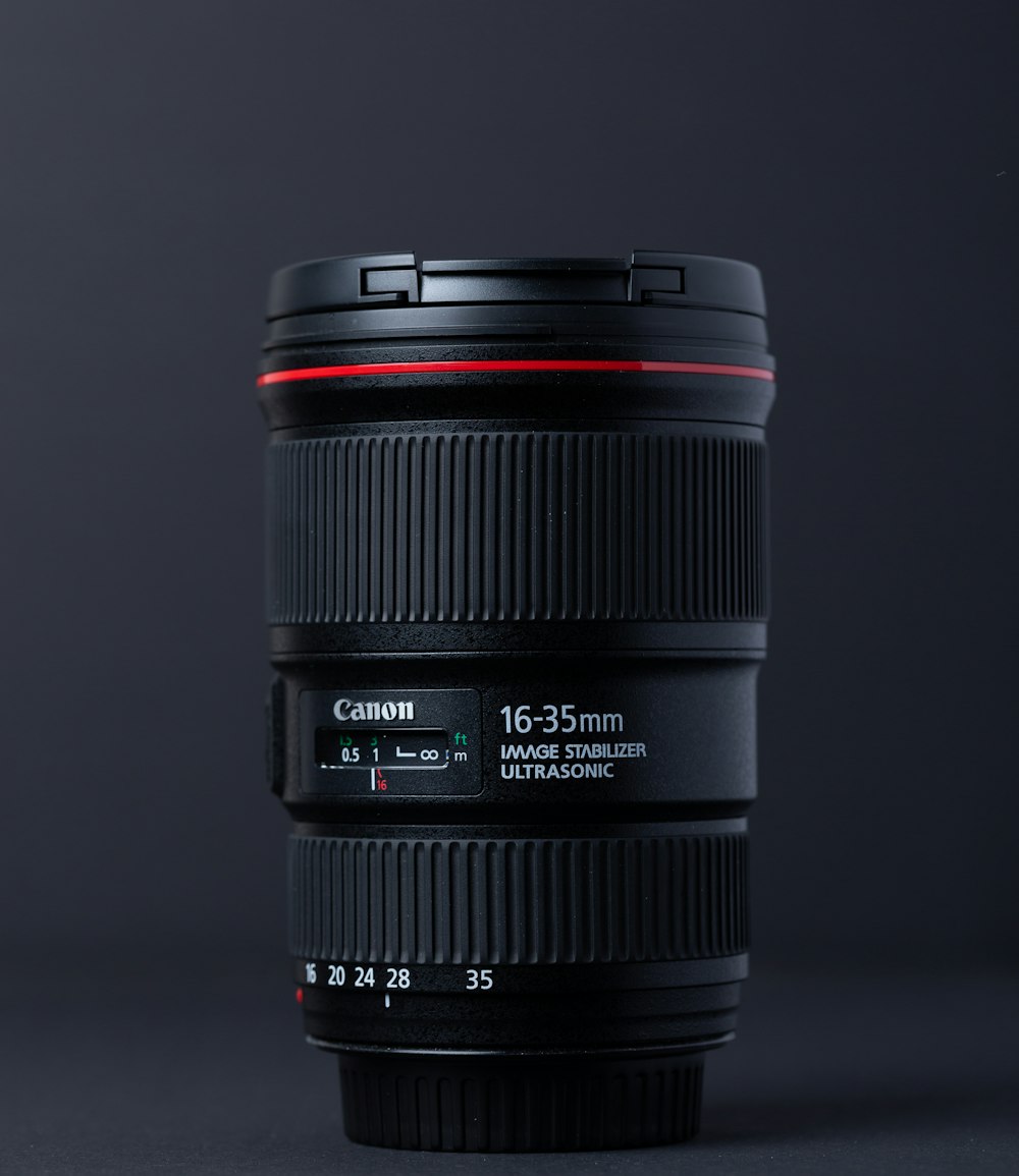 16-35 mm Canon telephoto lens