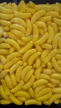 Close-up of Sweet Bonanza’s 6x5 grid filled with colorful fruit symbols