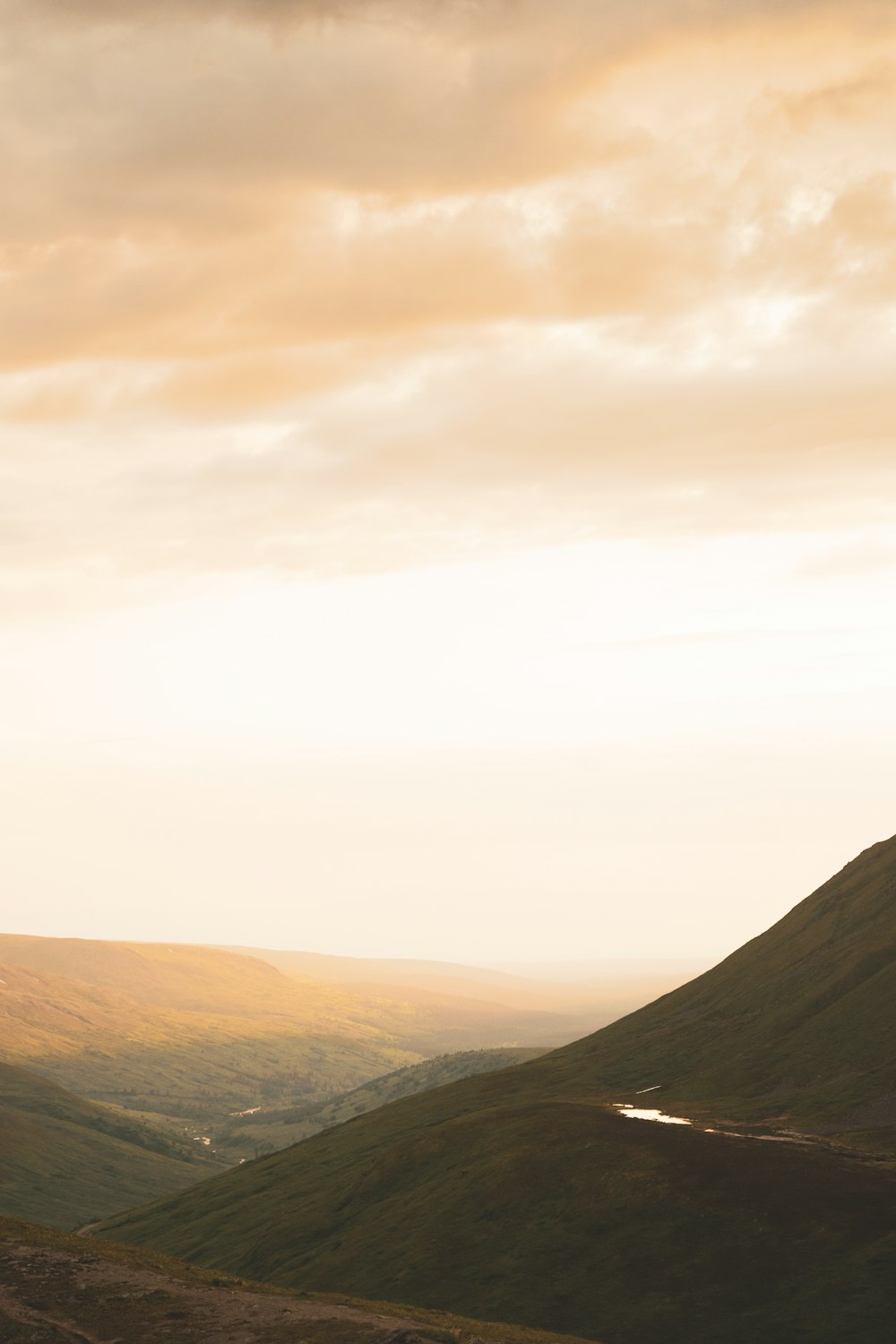 grey mountain range