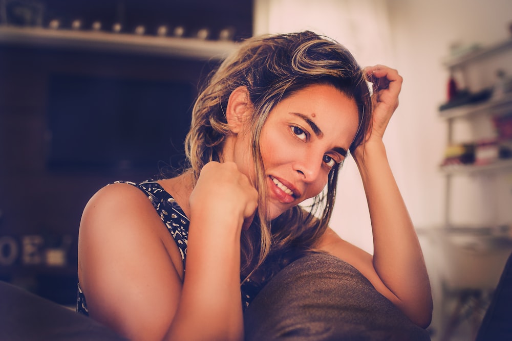 woman inside room on focus photography