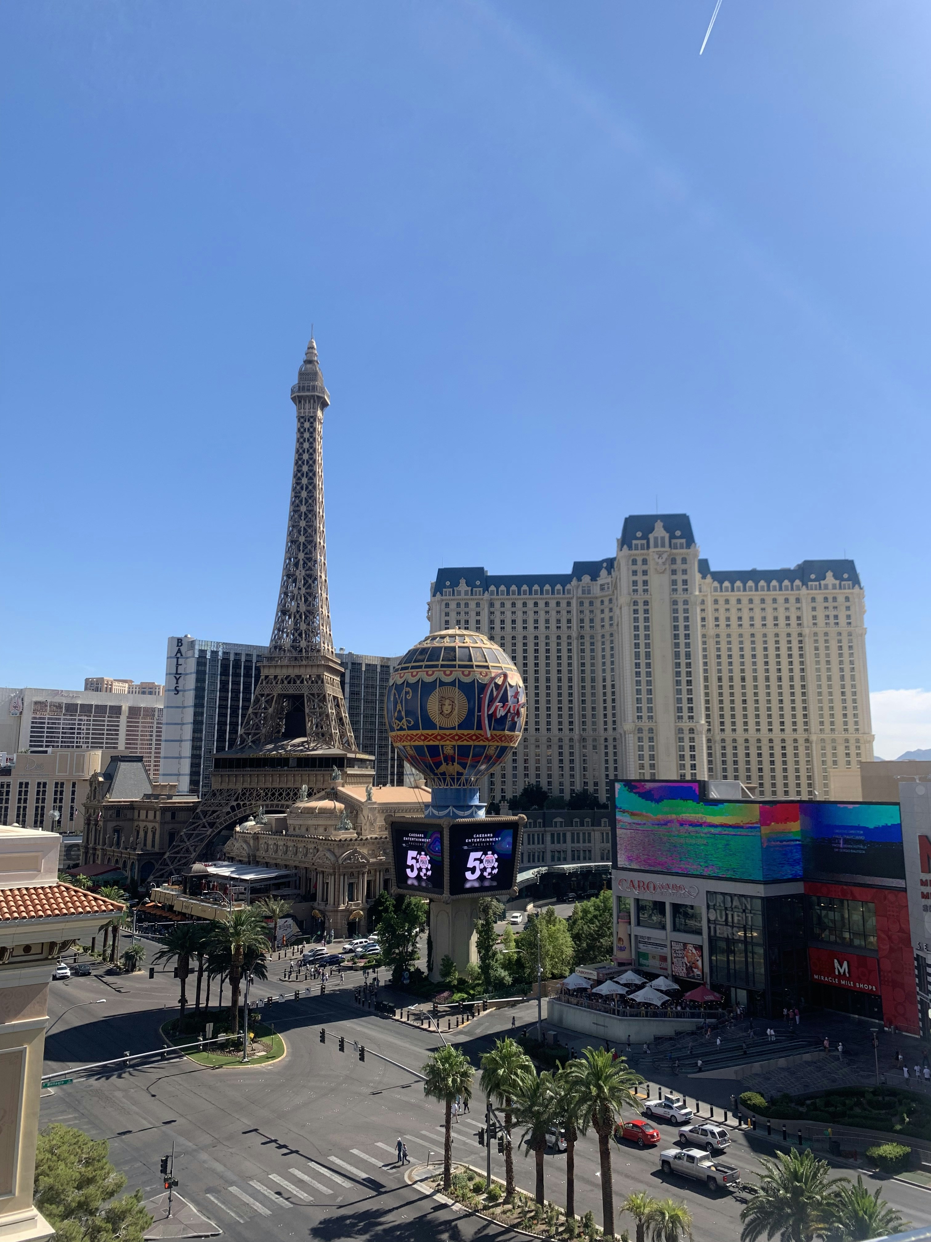 エッフェル塔のレプリカの写真 Unsplashで見つける青いの無料写真