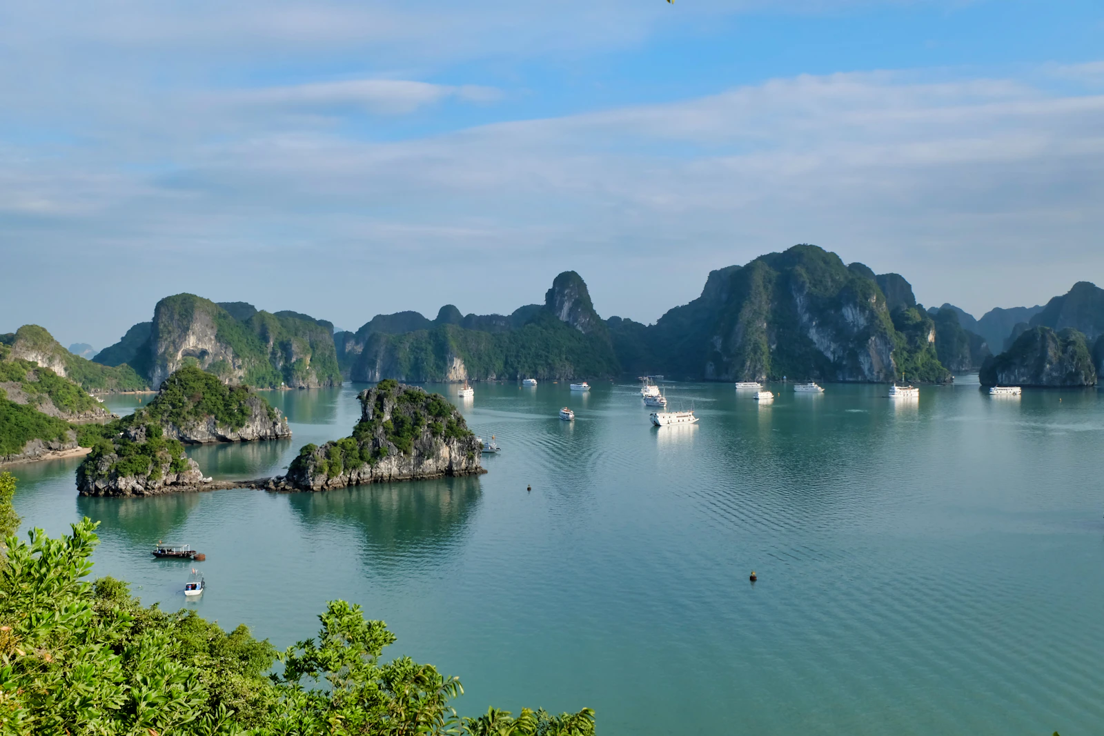 Đón bình minh trên vịnh Hạ Long cùng một đội ngũ đầy khát vọng