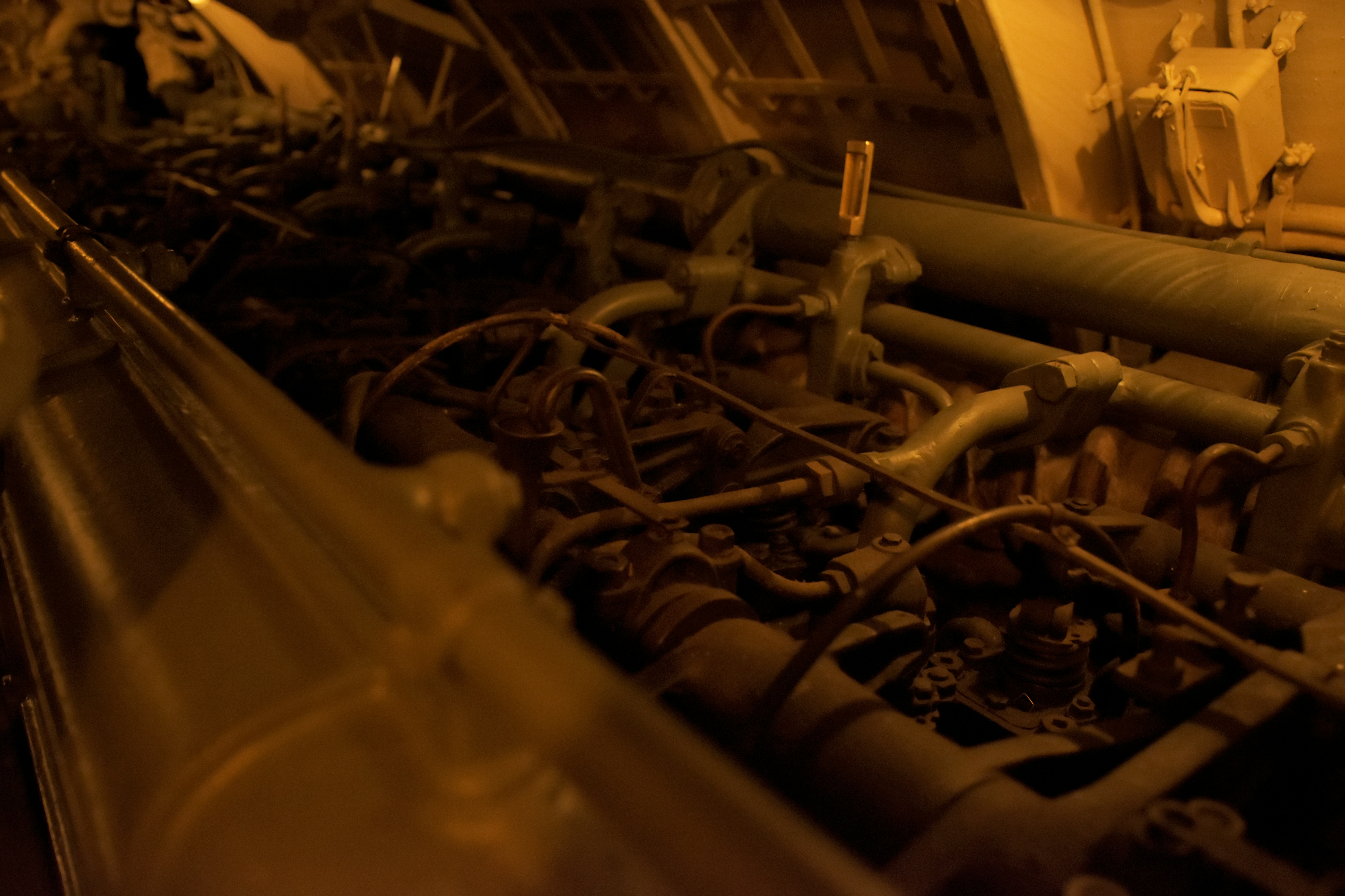 photo 1561513990 09229b1e72b5?crop=entropy&cs=tinysrgb&fit=max&fm=jpg&ixid=M3w1MjQ0NjR8MHwxfHNlYXJjaHwzfHxFbmdpbmUlMjB3aXJpbmd8ZW58MHwwfHx8MTc0ODA0NzEzMXww&ixlib=rb 4.1