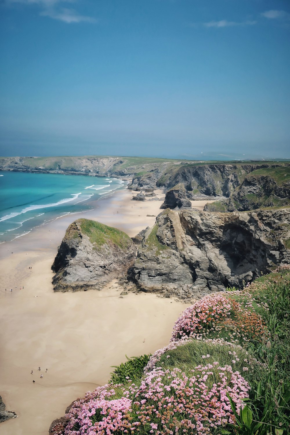 gray rock formation near seashore