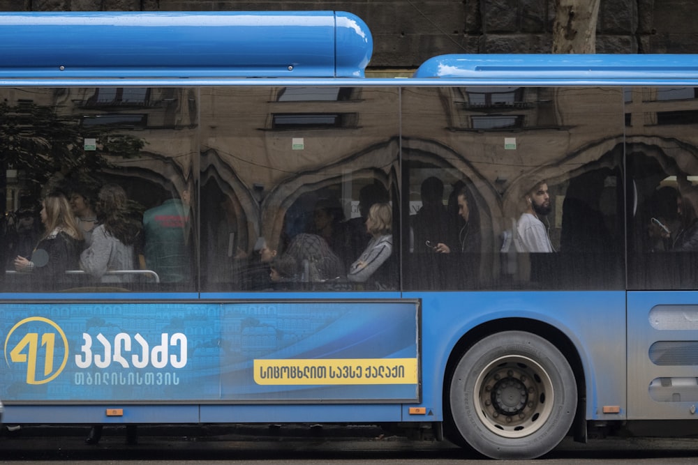Autobús azul
