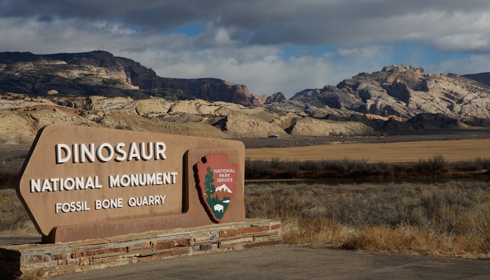 Segnaletica del monumento nazionale dei dinosauri