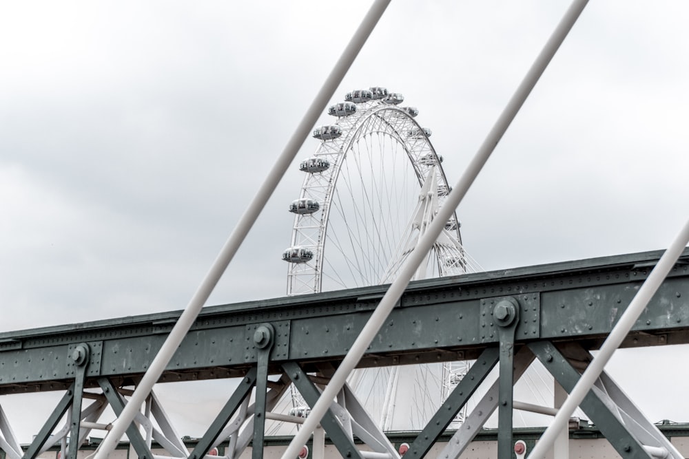 giant fairy's wheel during daytime