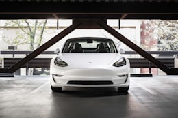 Analysts Bullish on Tesla as Market Cap of $1T Within Reach