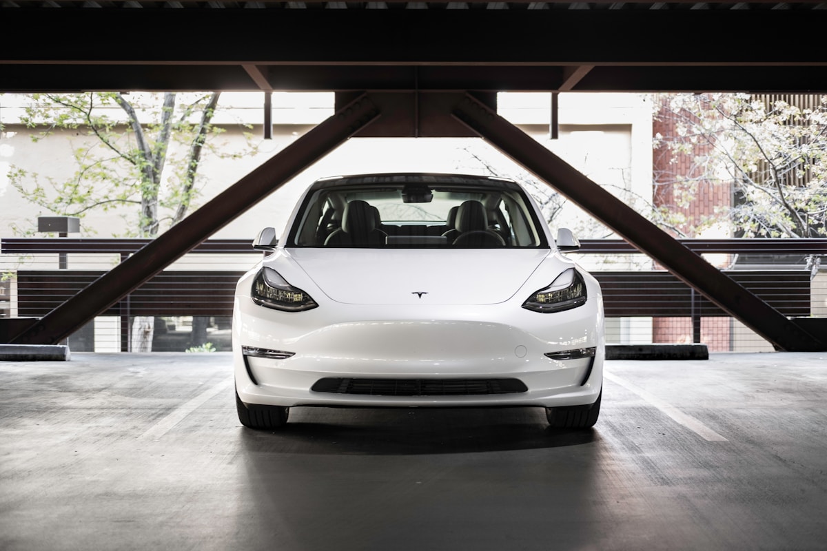 Tesla Faces Tough Q1 Setup, Analyst Michaeli Cautions
