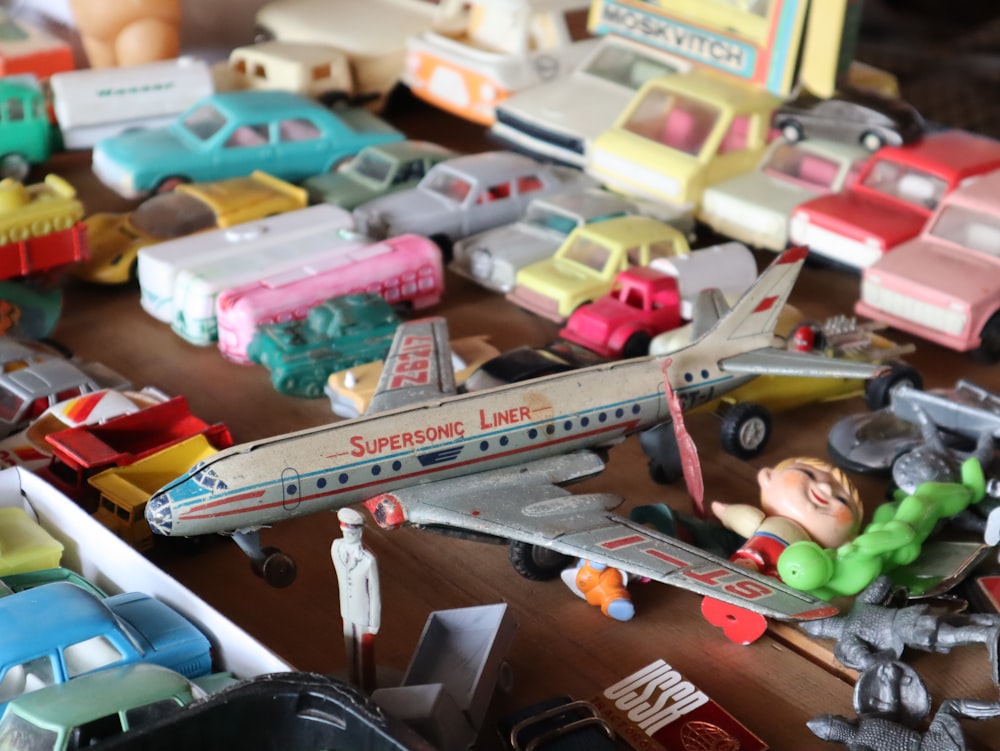 white air liner toy