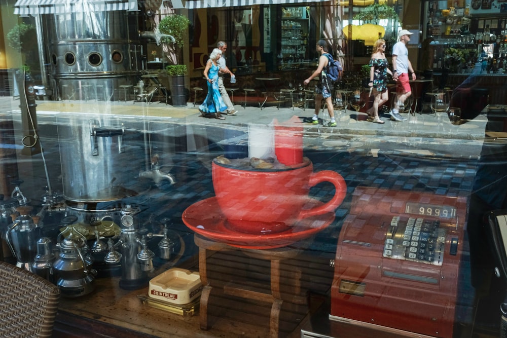 reflection of red cup