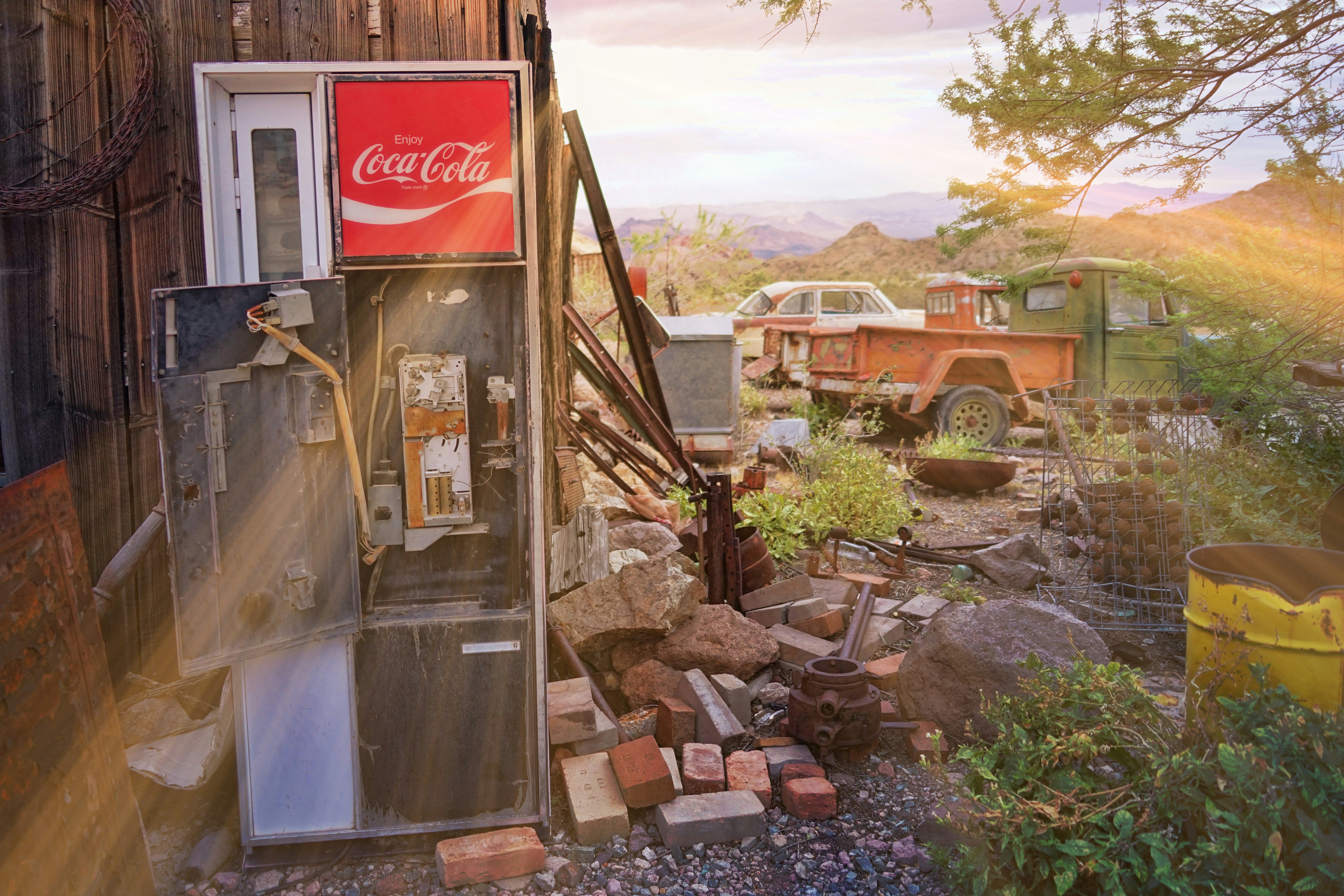 Papan nama Coca-Cola