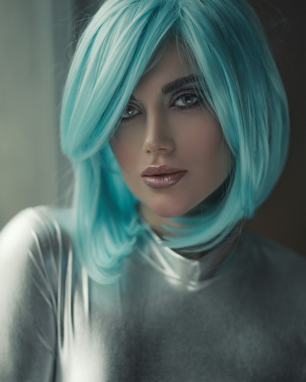 woman in teal hair